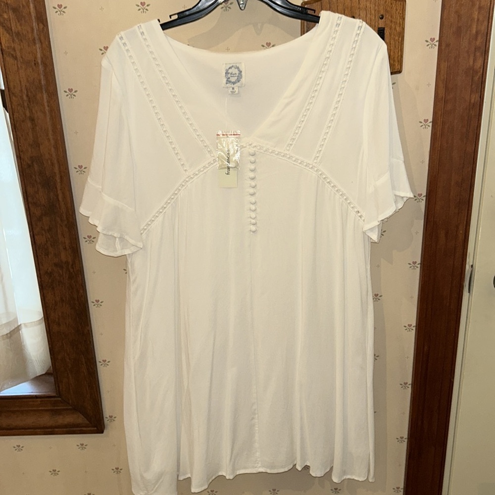 Francesca’s White Dress - Picture 3 of 10